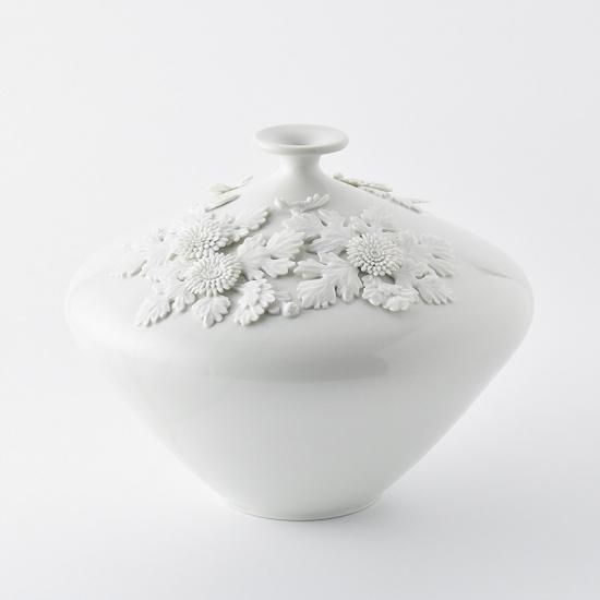 白磁 鯉の形状 陶器 花瓶.高さ35センチ！迫力あります！ 白磁 鯉の形状