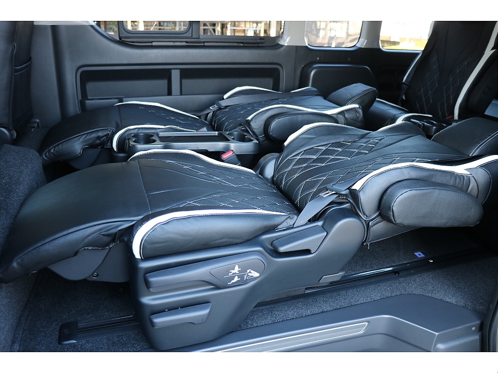 トヨタ ハイエース 2.7 グランドキャビン ファインテックツアラー 4WD