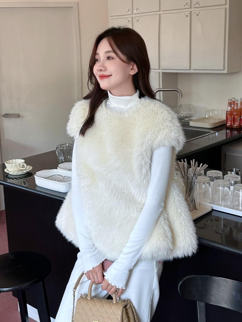 BACK RIBBON FUR VEST - BIRTHDAY BASH