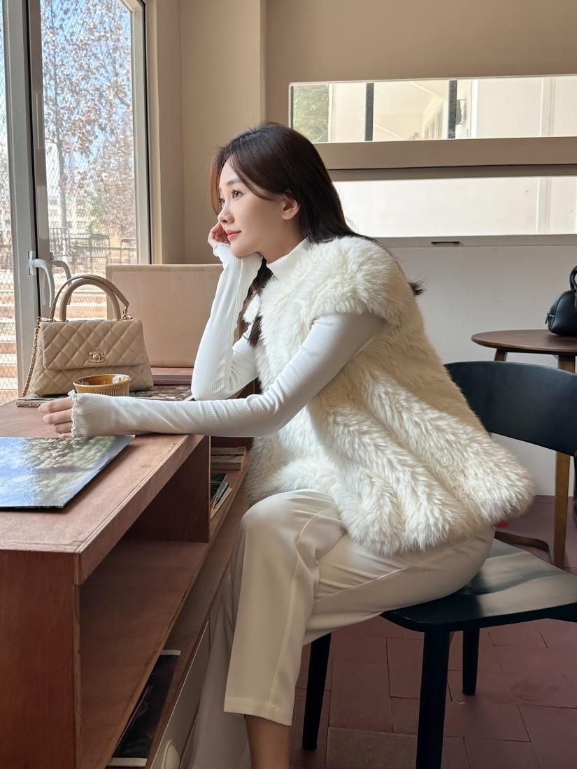 BACK RIBBON FUR VEST - BIRTHDAY BASH