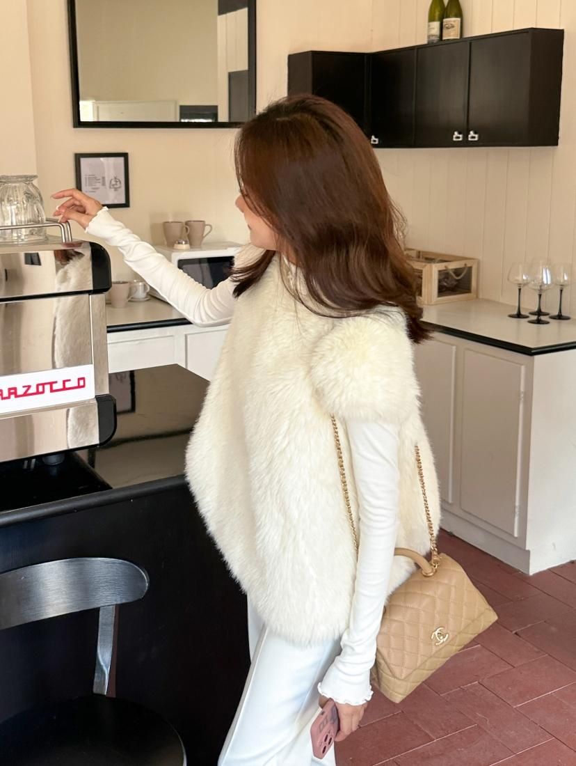 BACK RIBBON FUR VEST - BIRTHDAY BASH