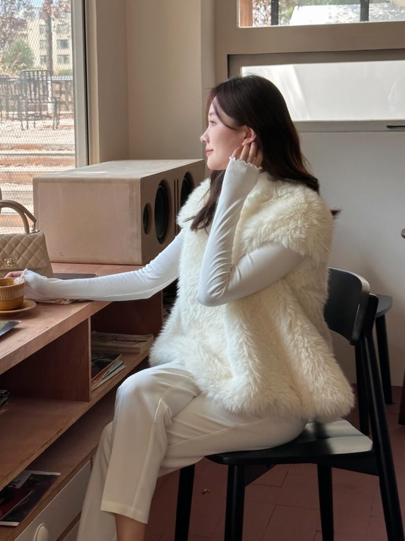 BACK RIBBON FUR VEST - BIRTHDAY BASH