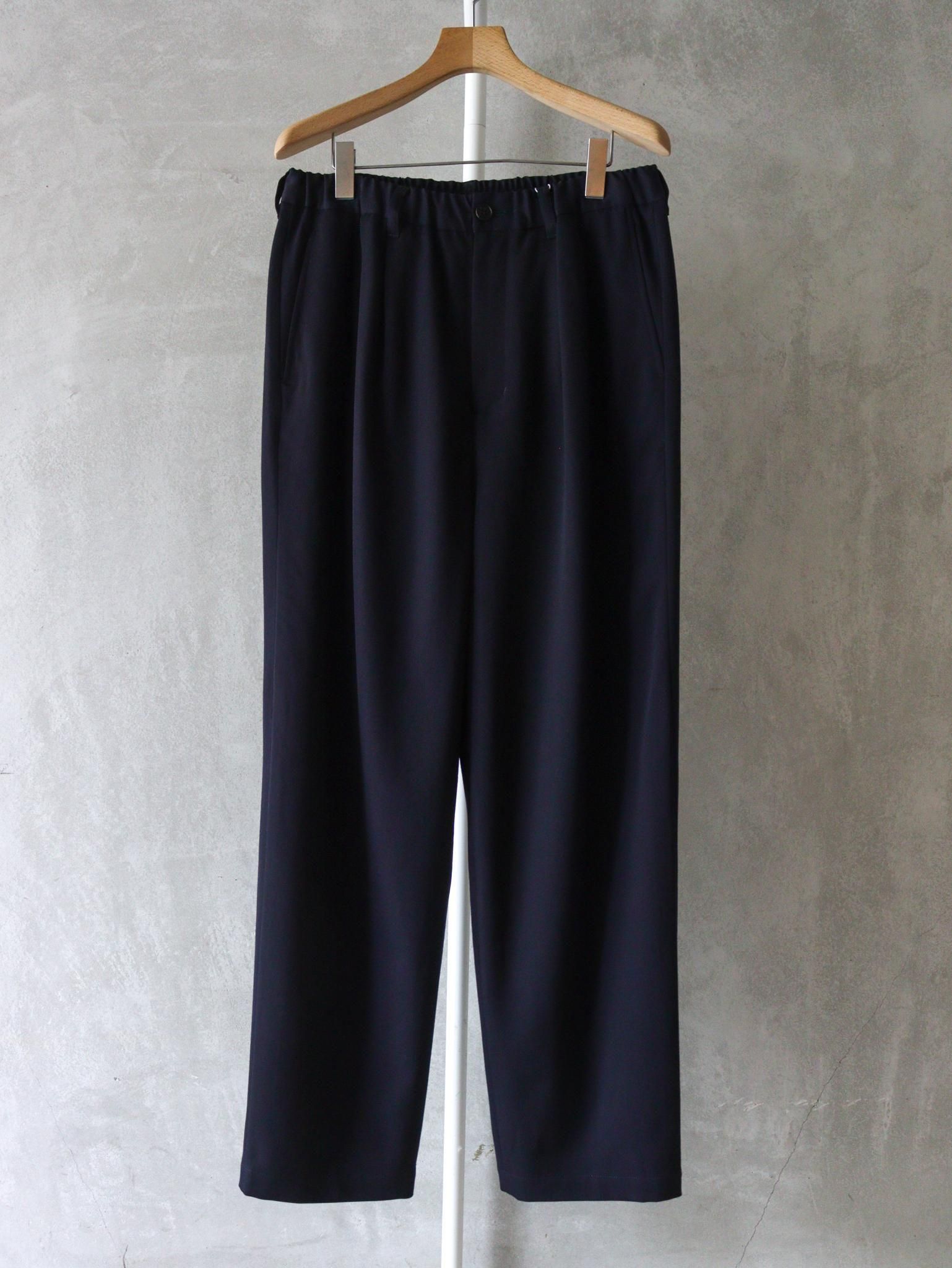 UNIVERSAL PRODUCTS.(ユニバーサルプロダクツ) WOOL EASY TROUSERS / NAVY