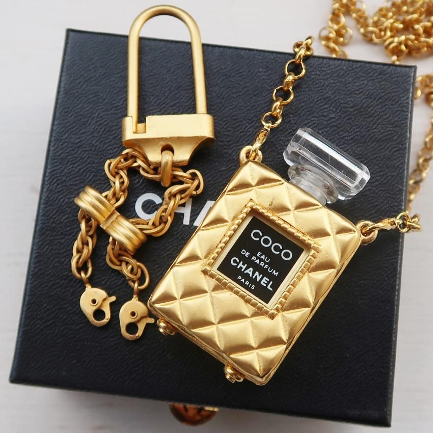 CHANEL vintage （シャネル）PERFUME BOTTLE MATELASSE 2WAY KEY CHAIN