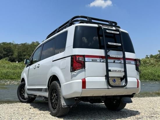 DELICA デリカ D:5 後期型 LANDLIC マッドフラップ