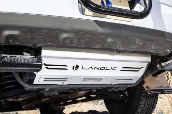 DELICA デリカ D:5 後期型 LANDLIC リアアンダーパネル