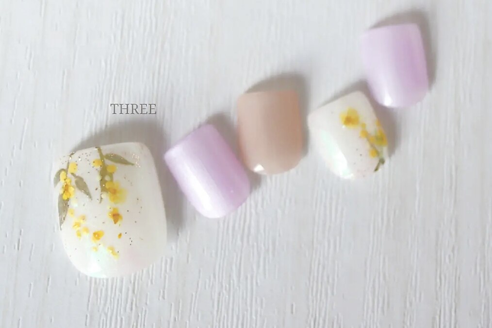 2026年春トレンド】ホワイト ワンカラー フットのネイルデザイン集