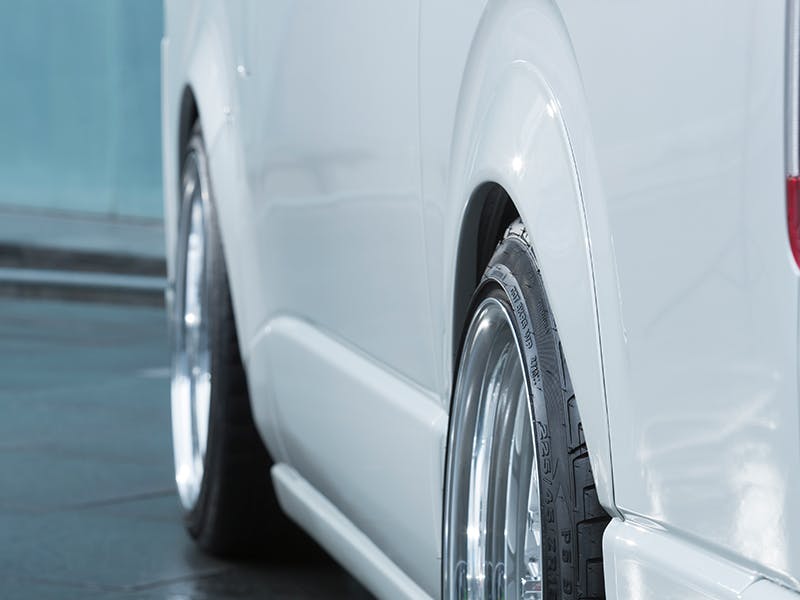 CRS ESSEX ハイエース用 ES オーバーフェンダー(25mm) 070(ホワイト