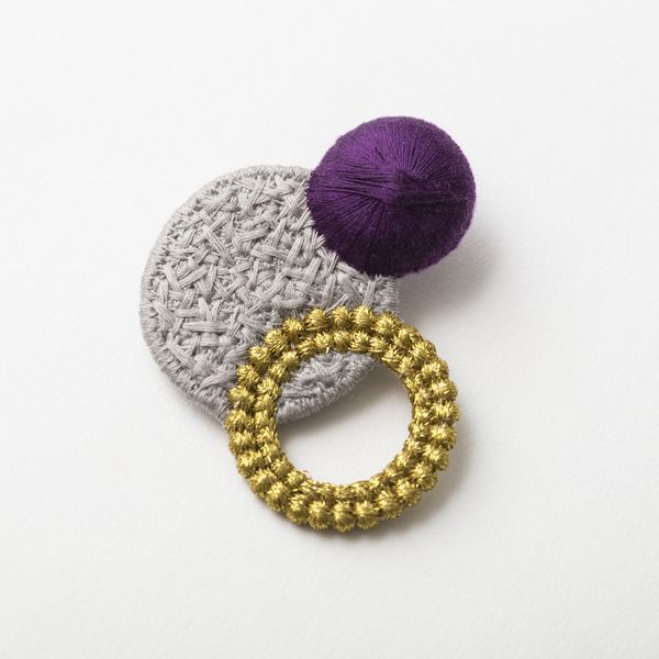 000/アンサンブルブローチ -軽くて映える刺繍ブローチでアレンジを