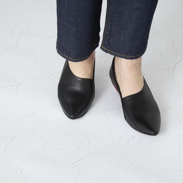 RABOKIGOSHI works/スリッポンパンプス -格好良さと履きやすさを備えた