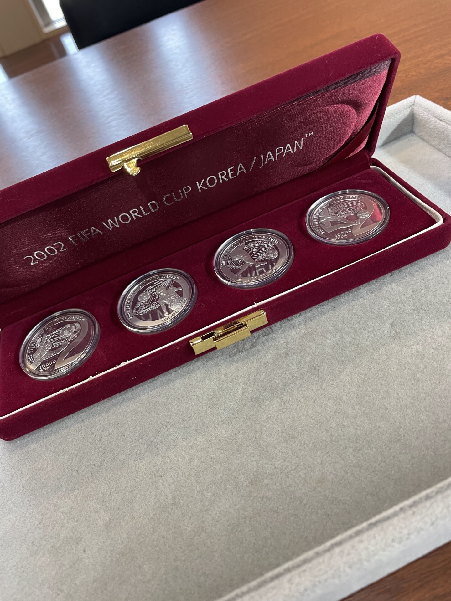 貴重な記念品：2002 FIFAワールドカップ日韓大会記念銀貨をCLOAK質店で