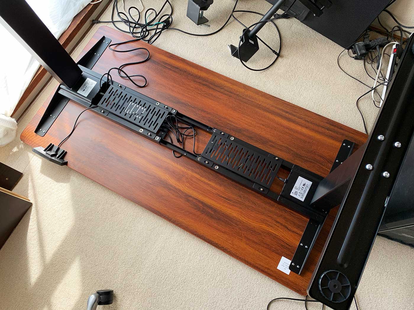 電動昇降デスク「FlexiSpot E3」 レビュー。立ち & 座りで作業が捗る