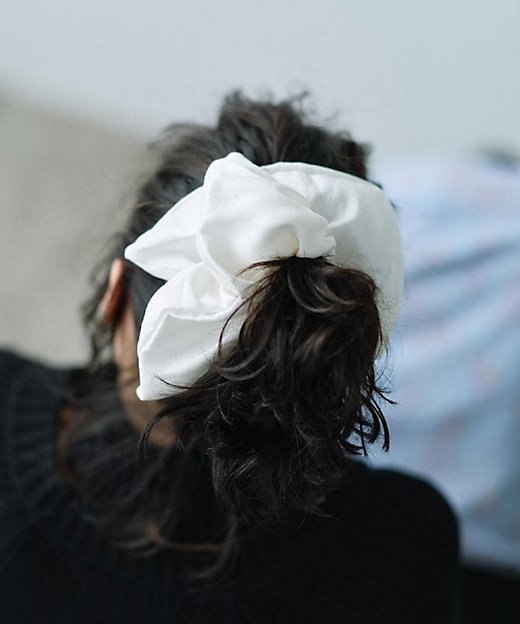 heyep｜Silk Square Medium Scrunchie