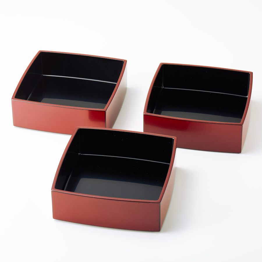 登根 円作 漆器 重箱/塗箱 黒地に赤と金の文様 登