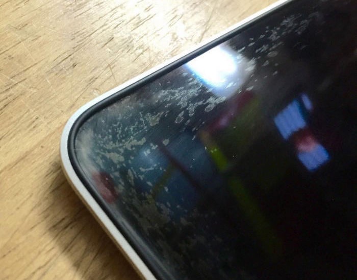 MacBook Proの画面コーティング剥がれ、2013年と2014年モデルは無償