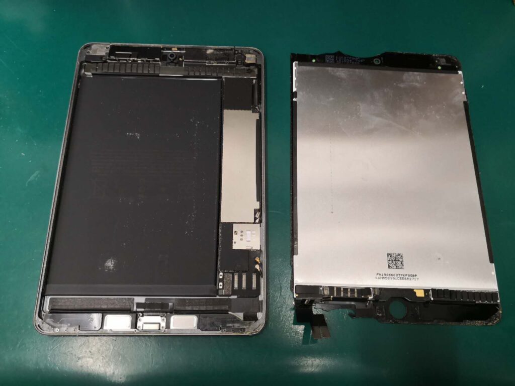 iPad mini 5】アイパッド 画面破損修理 液晶漏れ 画面割れ ガラスひび