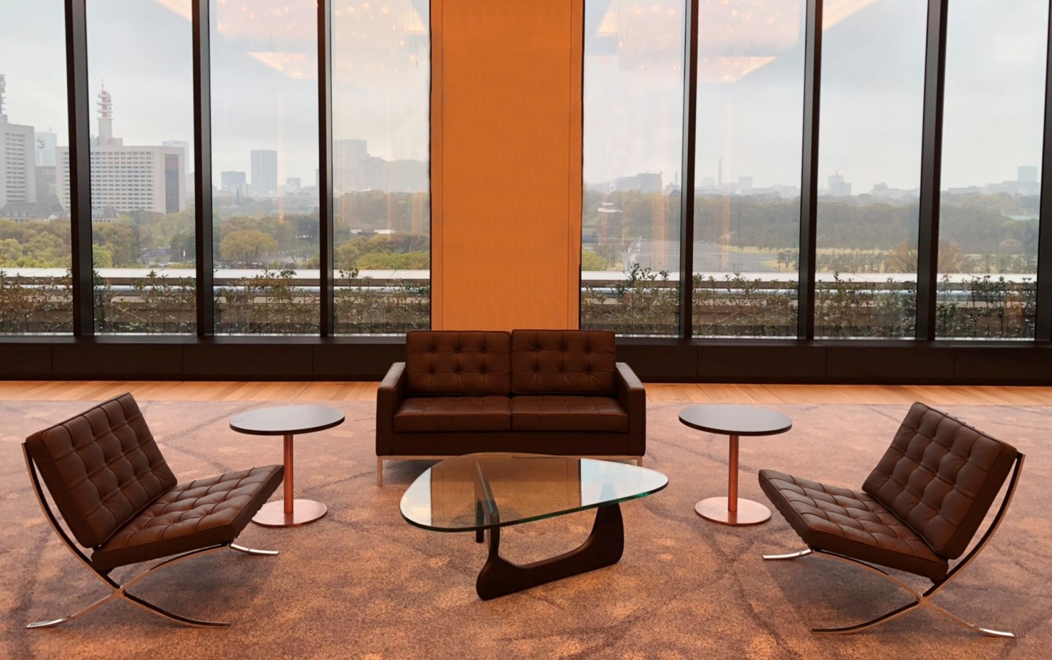 バルセロナチェア レザー ブラウンのレンタル｜iroco design