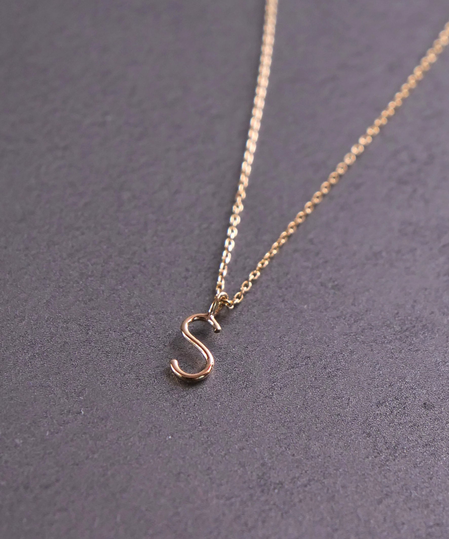 MANISTA K10イニシャルネックレス S K10ラクガキイニシャルネックレス S