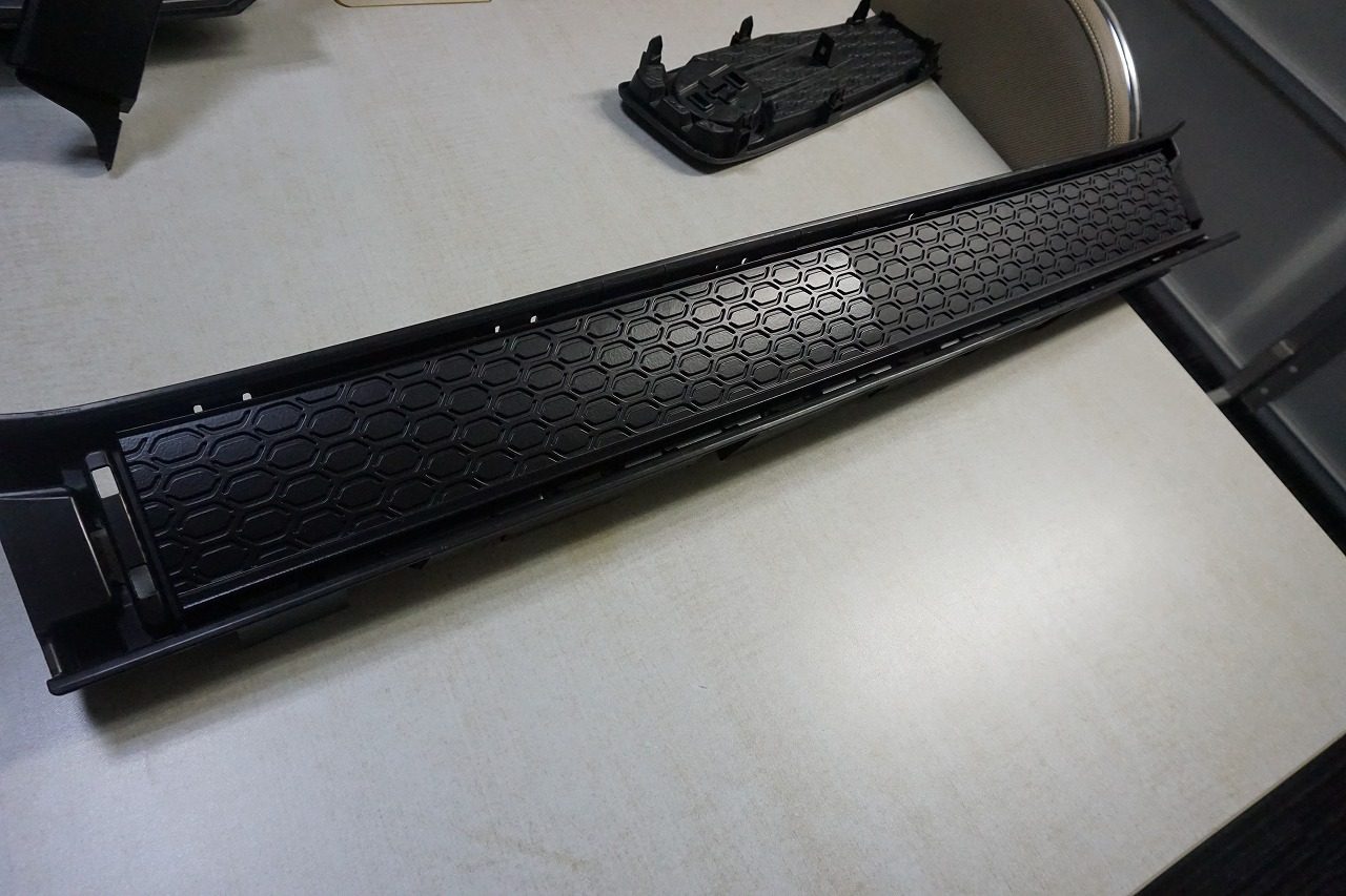 ラプターライナー塗装 樹脂パーツに！ – カーコーティングや車の錆対策