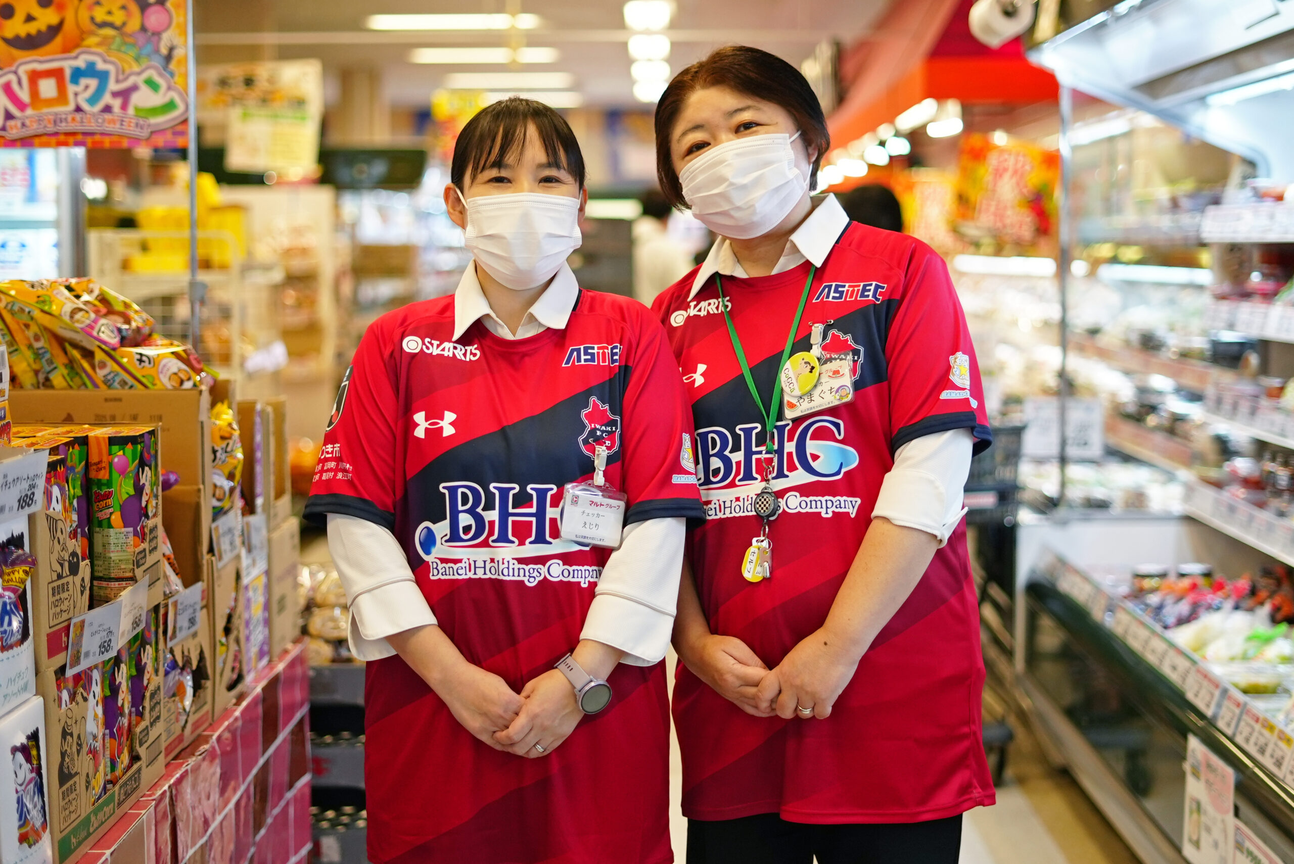 株式会社マルトのレジスタッフ、試合日にいわきFCユニフォームを着用