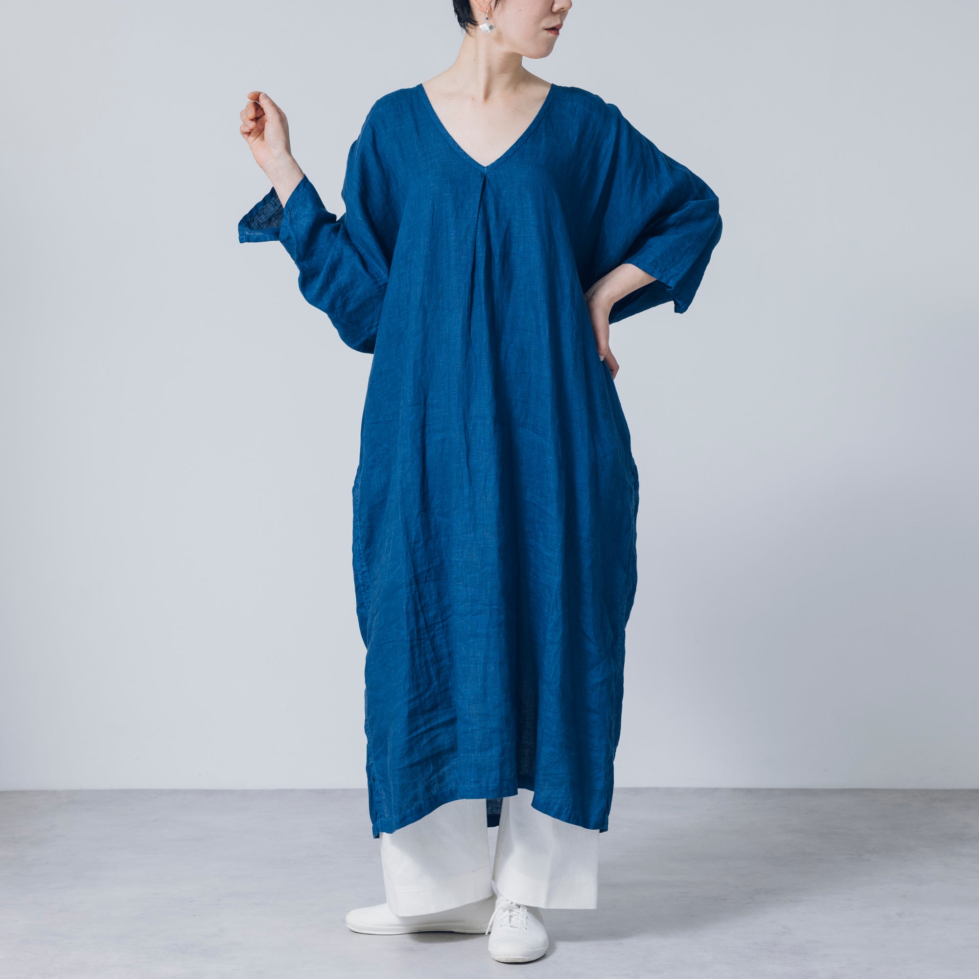 さっくりワンピース］リネン/いとしろ藍