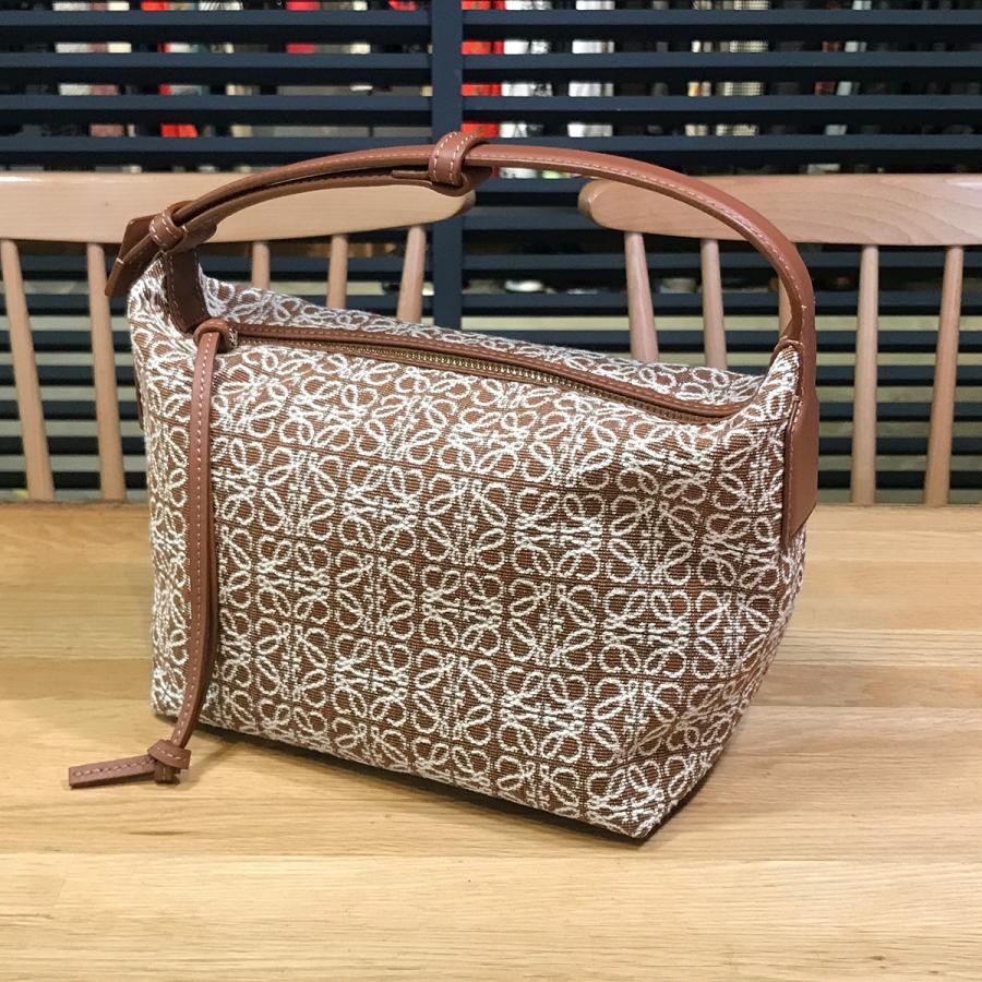 LOEWE（ロエベ） 【新品未使用】ロエベ アナグラムジャガード