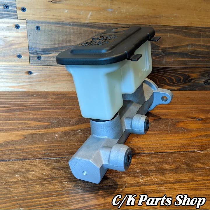 ブレーキマスターシリンダー CENTRIC 5/6穴 7200GVW 88-99年 C1500