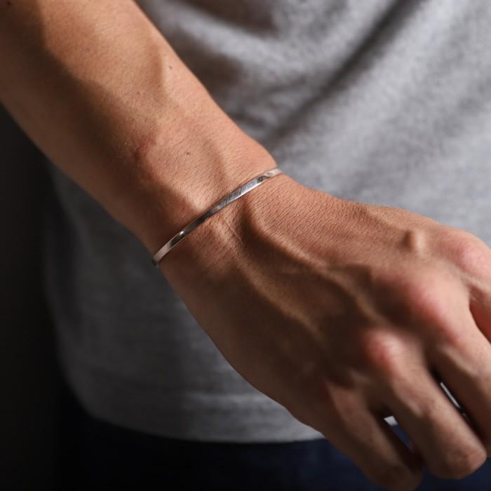 Suman Dhakhwa（スーマンダックワ） バングル モクメ ナロー カフ