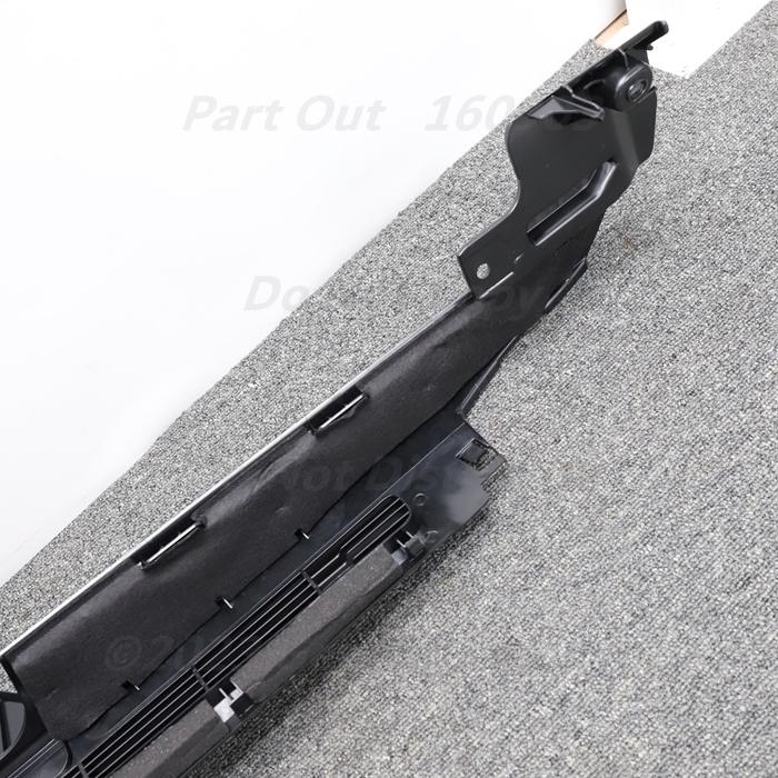 BMW [B-23] G31 JM30 540i 右 トランクルーム トノカバー サイドレール