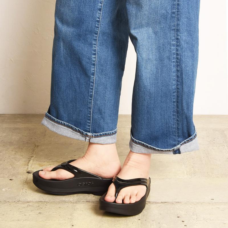 OOFOS（ウーフォス） 正規品 ウーメガ OOmega リカバリーサンダル