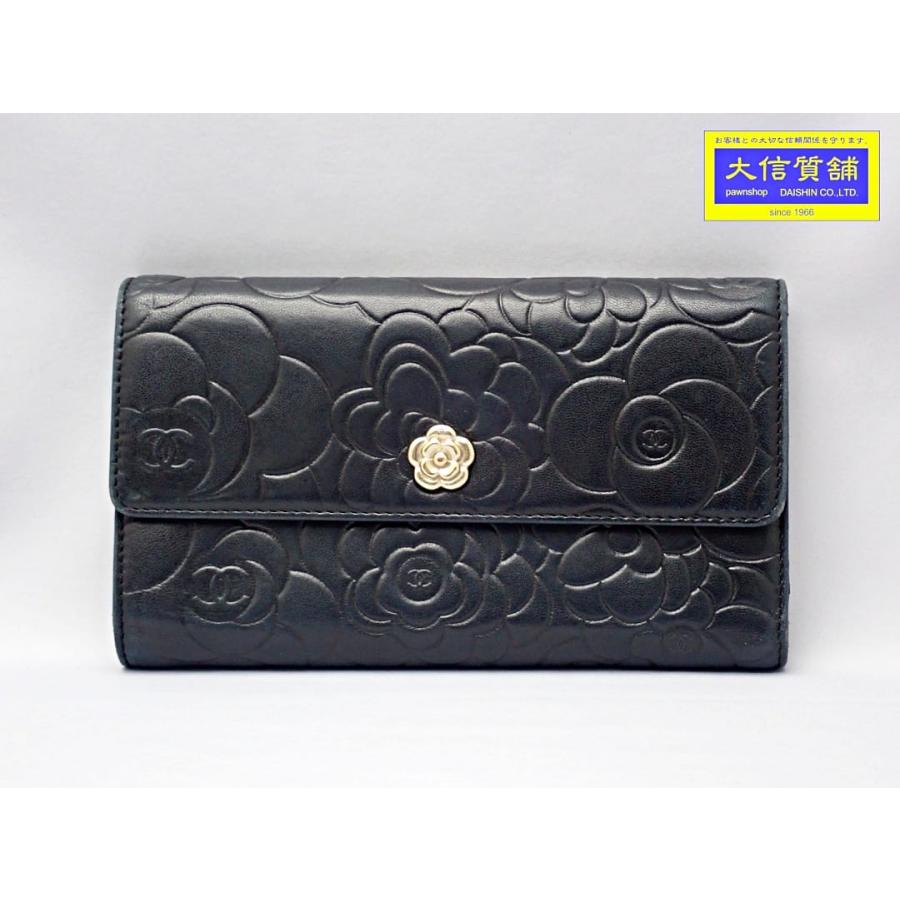 CHANEL（シャネル） カメリア エンボス 三つ折り 長財布 ラムスキン