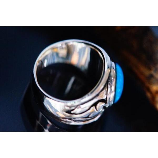 Indian Jewelry オーバルカボションカット ターコイズ装飾 ツタ柄