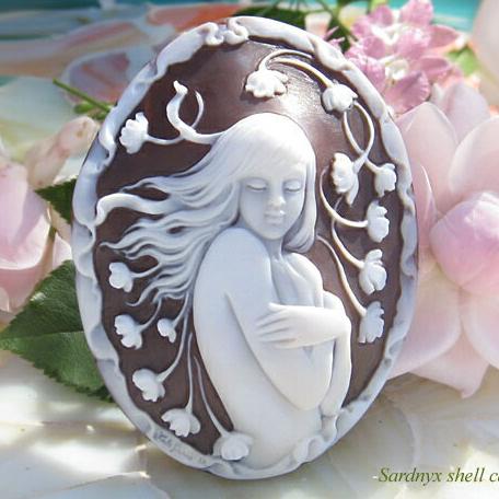 CAMEO（カメオ） ルース【春に舞う花】Raimondo Califano作 シェル