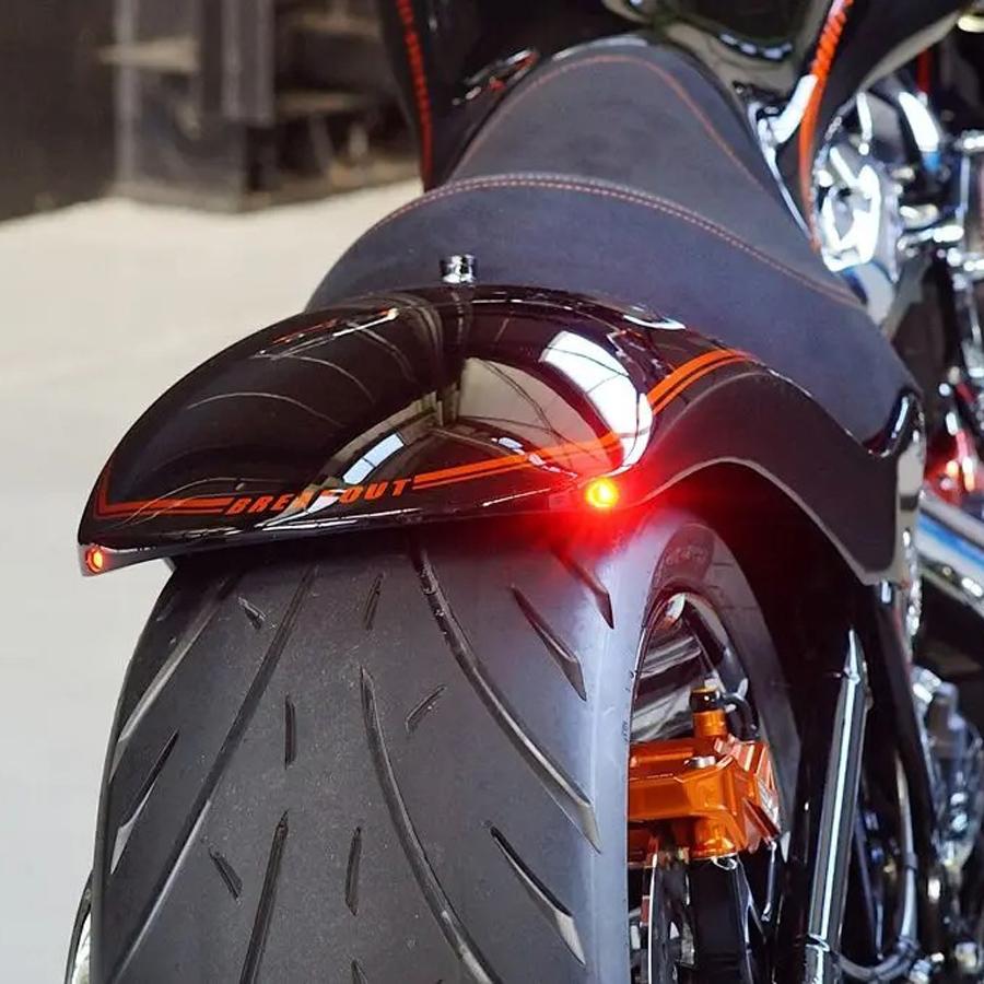 ハーレー M8ソフテイル ブレイクアウト、ファットボーイ ショートリア