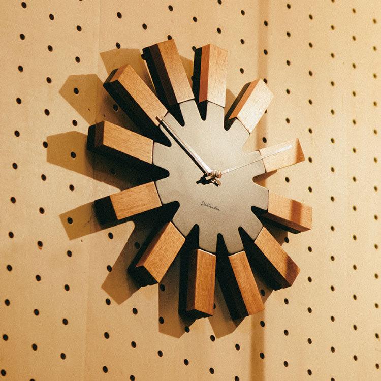 壁掛け時計 北欧 モダン おしゃれ 天然木製 ミッドセンチュリー