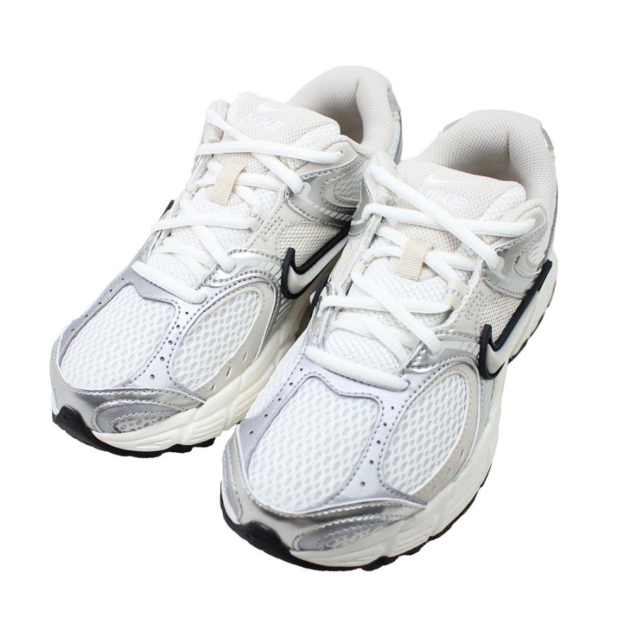 NIKE（ナイキ） レディース スニーカー シューズ 靴 運動靴 V5 RNR