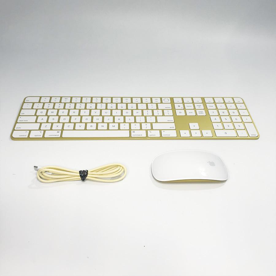 Apple Apple純正 MagicKeyboard USキー A2520 テンキー付 と Magic