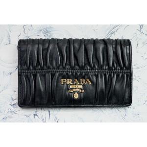 PRADA（プラダ） 長財布 日本未発売 PRADA 1MH132 IDカードケース付き