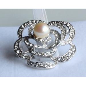 ミキモト MIKIMOTO ブローチ 金属素材xパール シルバーxホワイト 定番