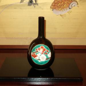 九谷焼 【伝統工芸名工】花瓶 陶器 本金赤牡丹孔雀 錦峰作 (限定品