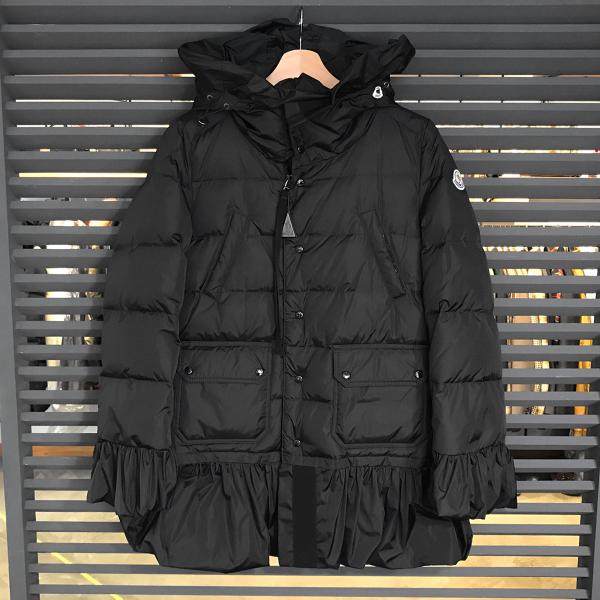 MONCLER（モンクレール） 【超美品】モンクレール セール SERRE フリル
