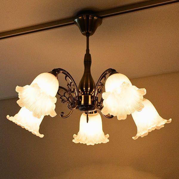 シャンデリア アイアン ガラス おしゃれ 5灯 アンティーク風 花型