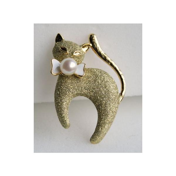 金猫 ネコ パール ブローチ 伊勢志摩産 アコヤ真珠 Pearl 誕生日ギフト