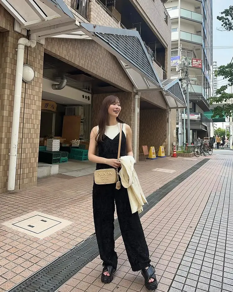 PRADAの服を着た指原莉乃さんのコーデ 私服/衣装/購入先 - Woomy