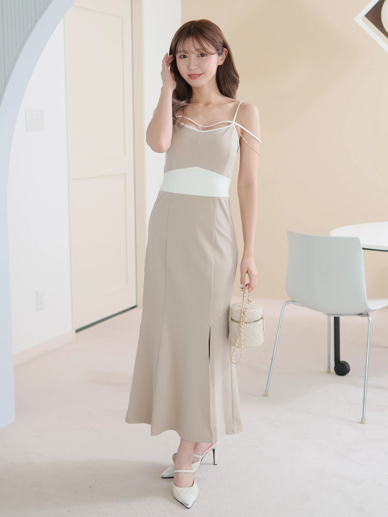 LIP SERVICE（リップサービス）｜ ストラップカットキャミワンピース