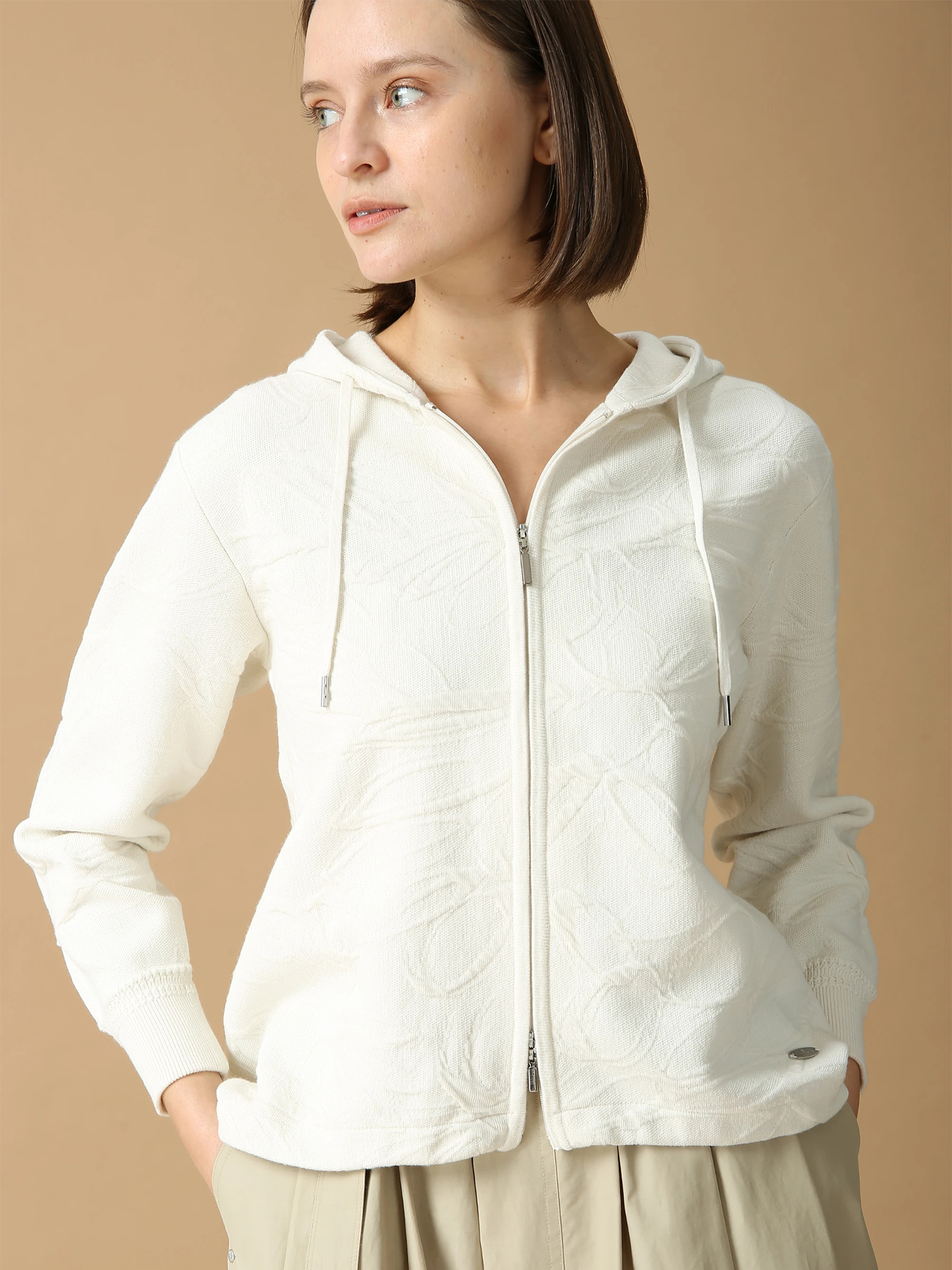 新品未使用 モラビトブラン ニットキャミソール 38 ホワイトベージュ