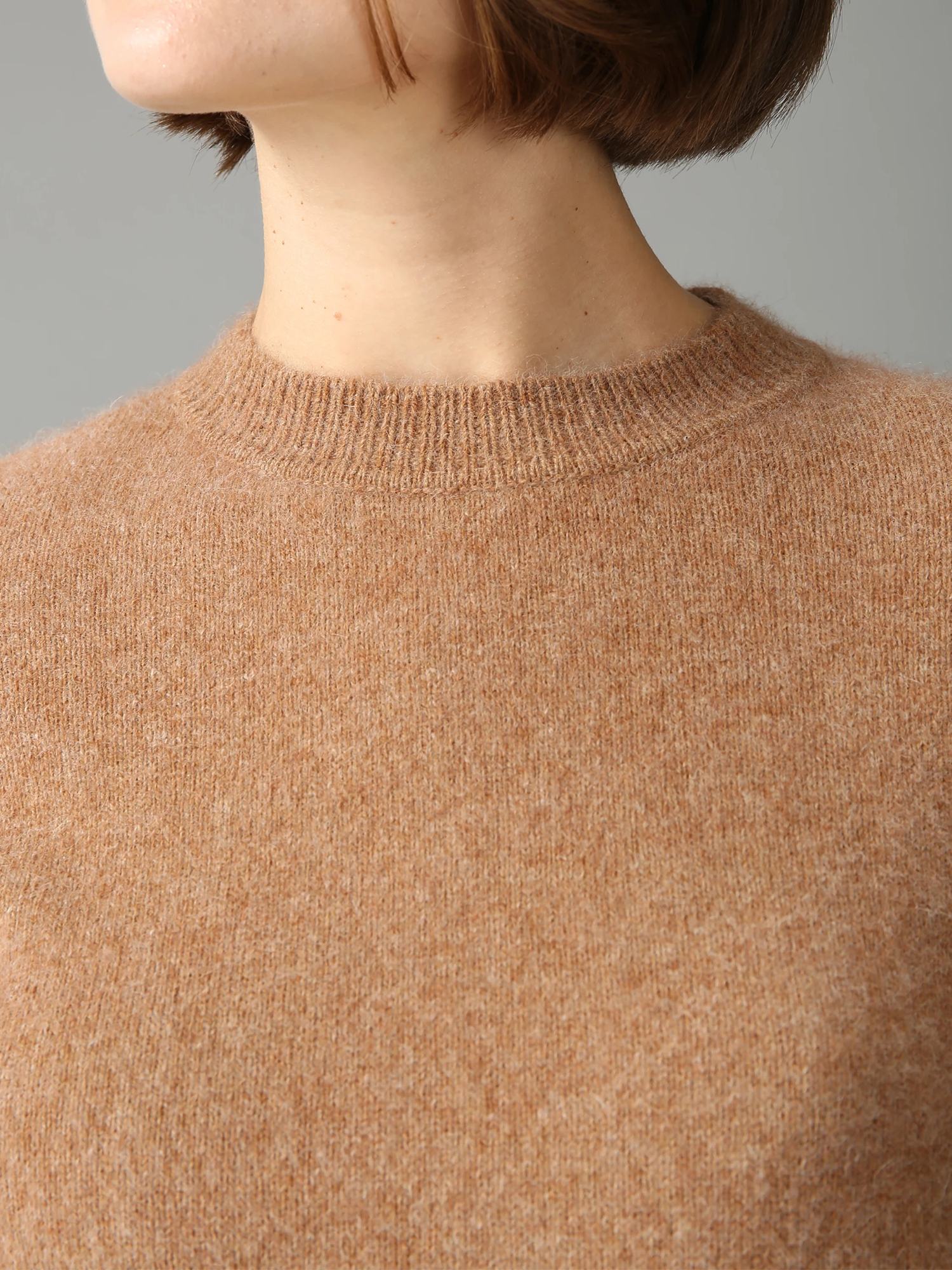 エクラ掲載】 ダーウィン スヌード付き ウール/フォックス ニット