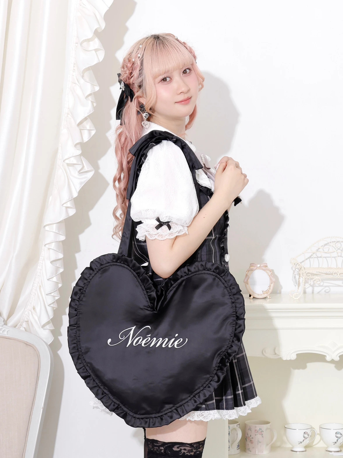 刺繍ハートサテントートバッグ（トートバッグ｜黒・サックス・ピンク