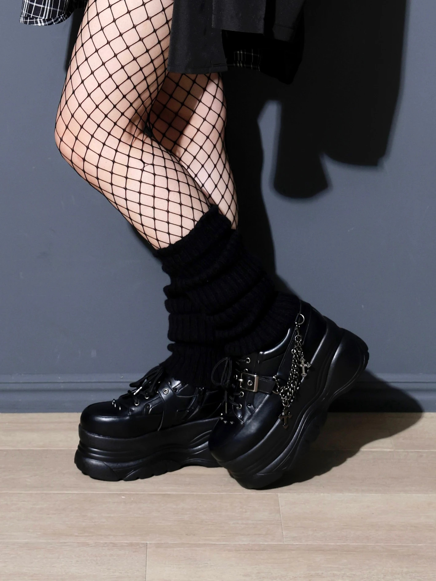 厚底スタッズスニーカー（ブーツ｜シルバー・黒）｜【公式】かわいい