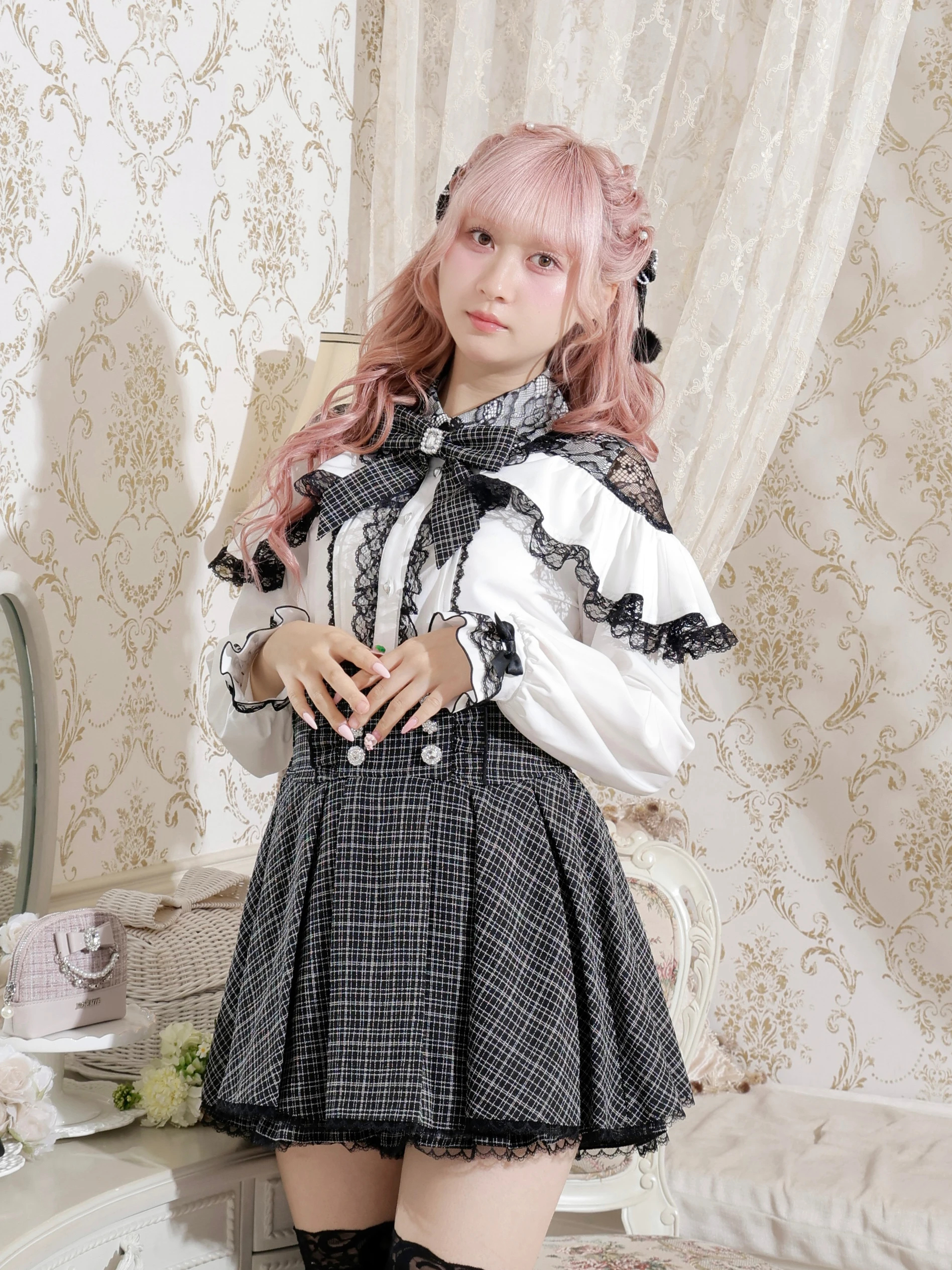 ツイードリボンケープフリルオープンショルダーブラウス（シャツ